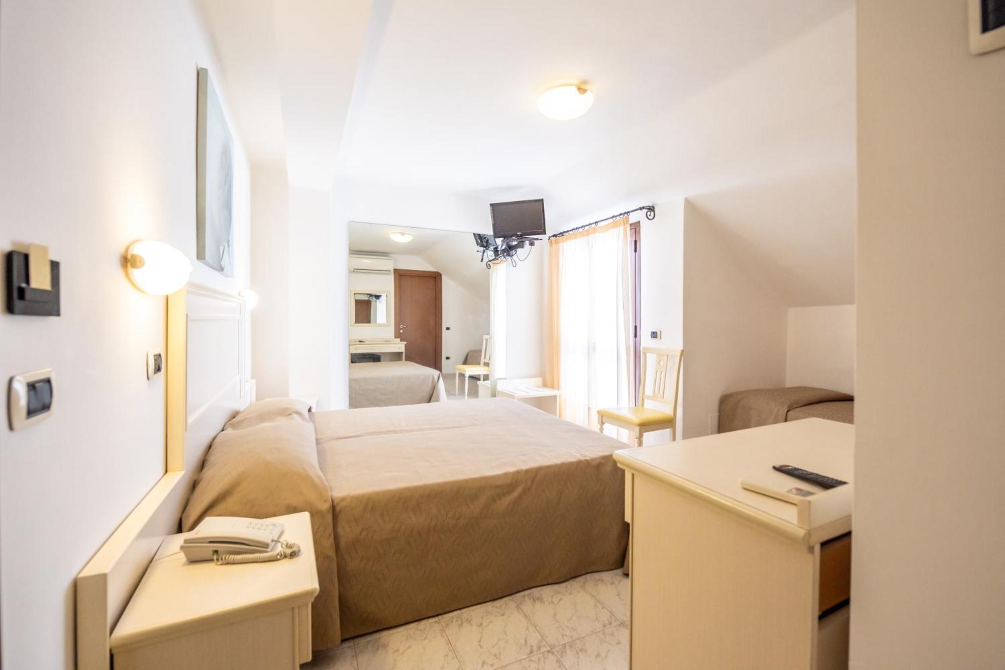 Hotel Florence San Benedetto del Tronto Exterior foto